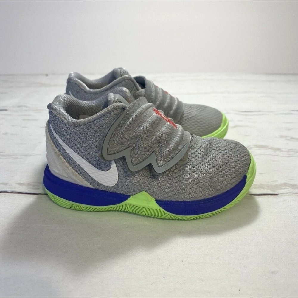 Nike Kyrie 5 Sneaker Shoe Toddler Boy Size 5C Gray Green Blue Red Aq2459-099